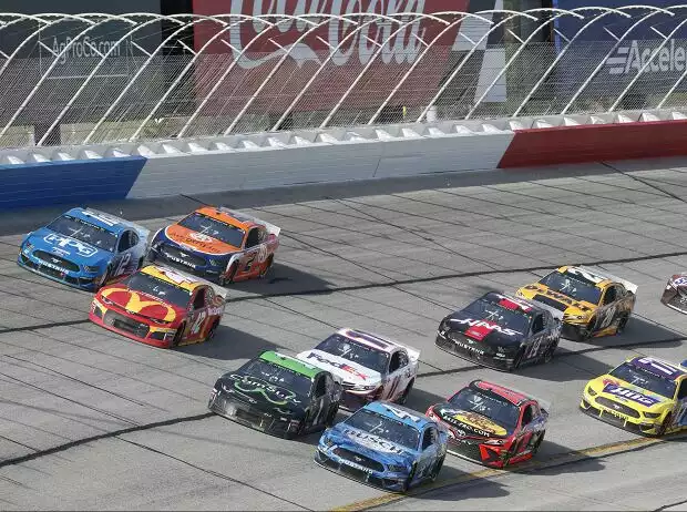 Kevin Harvick, Kurt Busch, Kyle Larson, Ryan Blaney Titel-Bild zur News: Kevin Harvick, Kurt Busch, Kyle Larson, Ryan Blaney
