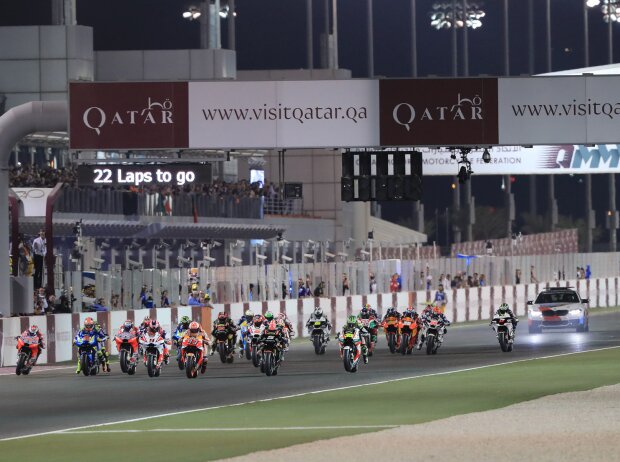 Titel-Bild zur News: Start MotoGP Katar