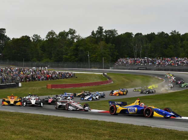 Titel-Bild zur News: Start zum Honda Indy 200 der IndyCar-Serie 2018 in Mid-Ohio