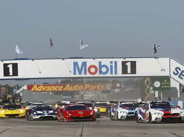 Action im GT-Feld bei den 12h Sebring 2018 Titel-Bild zur News: Action im GT-Feld bei den 12h Sebring 2018