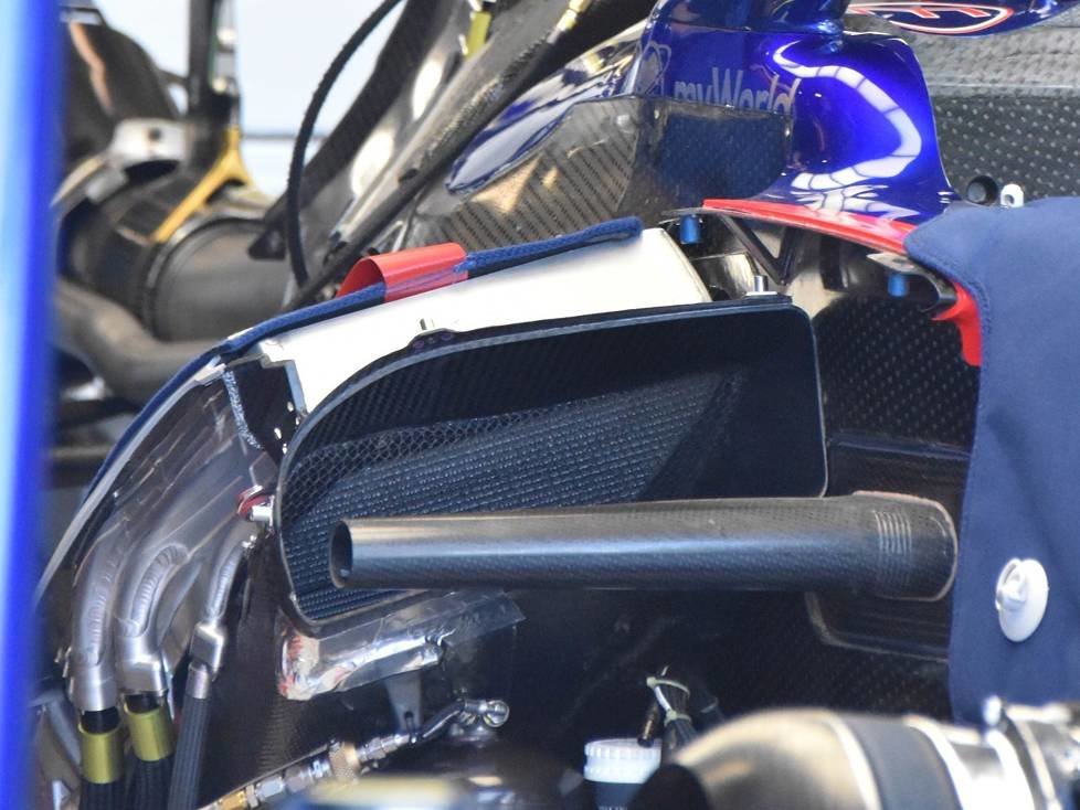 Toro Rosso STR14, Seitenkasten