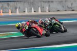 Alvaro Bautista vor Jonathan Rea