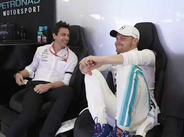 Toto Wolff, Valtteri Bottas Titel-Bild zur News: Toto Wolff, Valtteri Bottas