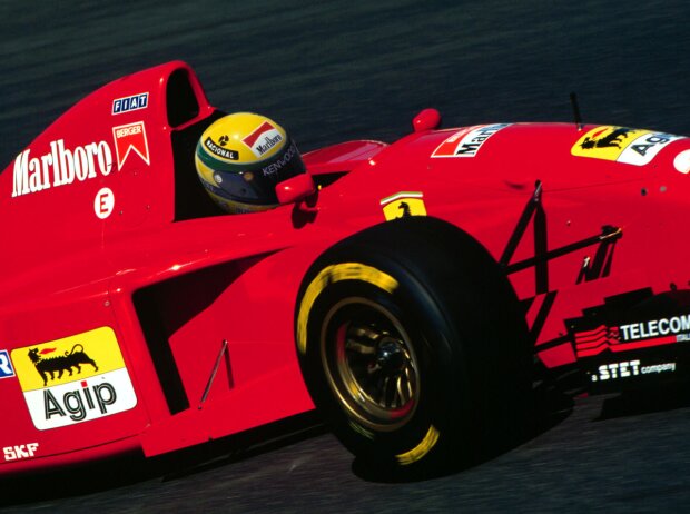 Titel-Bild zur News: Ayrton Senna im 1995er-Ferrari (Fotomontage)