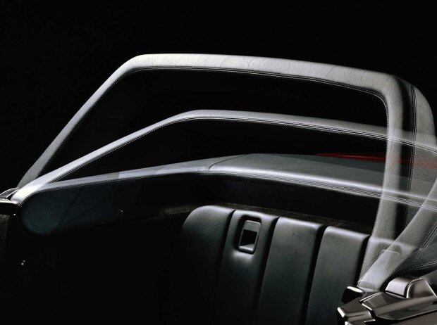 Automatischer Überrollbügel des Mercedes-Benz SL der Baureihe R 129 Automatischer Überrollbügel des Mercedes-Benz SL der Baureihe R 129