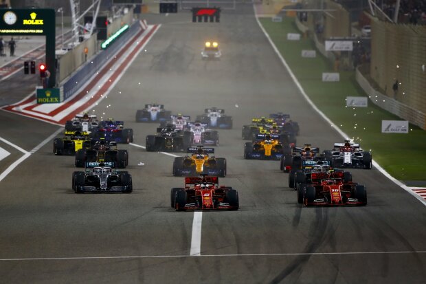 Sebastian Vettel Charles Leclerc Valtteri Bottas Lewis Hamilton Ferrari Scuderia Ferrari Mission Winnow F1Mercedes Mercedes-AMG Petronas Motorsport F1 ~Sebastian Vettel (Ferrari), Charles Leclerc (Ferrari), Valtteri Bottas (Mercedes) und Lewis Hamilton (Mercedes) ~ Sebastian Vettel Charles Leclerc Valtteri Bottas Lewis Hamilton Ferrari Scuderia Ferrari Mission Winnow F1Mercedes Mercedes-AMG Petronas Motorsport F1 ~Sebastian Vettel (Ferrari), Charles Leclerc (Ferrari), Valtteri Bottas (Mercedes) und Lewis Hamilton (Mercedes) ~