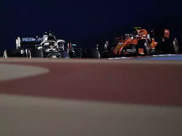 Lewis Hamilton, Charles Leclerc Titel-Bild zur News: Lewis Hamilton, Charles Leclerc