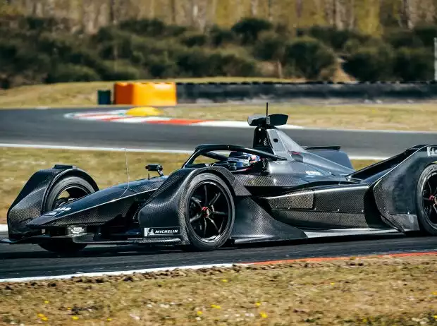 Titel-Bild zur News: Mercedes Formel E