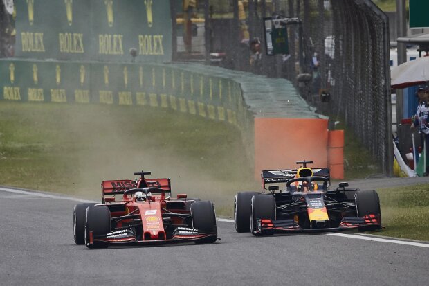 Sebastian Vettel Max Verstappen Ferrari Scuderia Ferrari Mission Winnow F1Red Bull Aston Martin Red Bull Racing F1 ~Sebastian Vettel (Ferrari) und Max Verstappen (Red Bull) ~ 