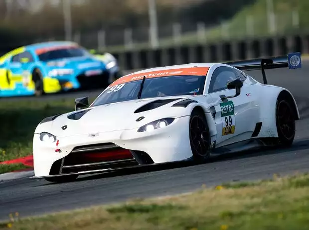 Titel-Bild zur News: Aston Martin Vantage GT3