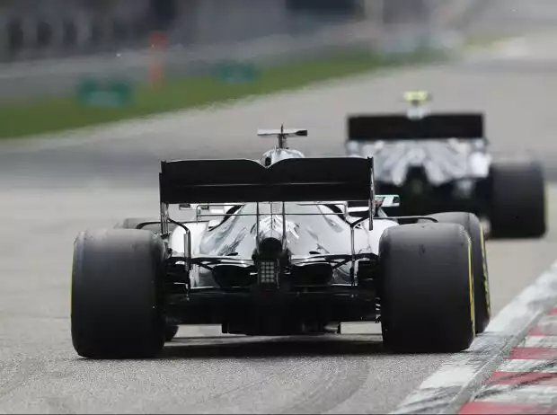 Valtteri Bottas, Lewis Hamilton Titel-Bild zur News: Valtteri Bottas, Lewis Hamilton