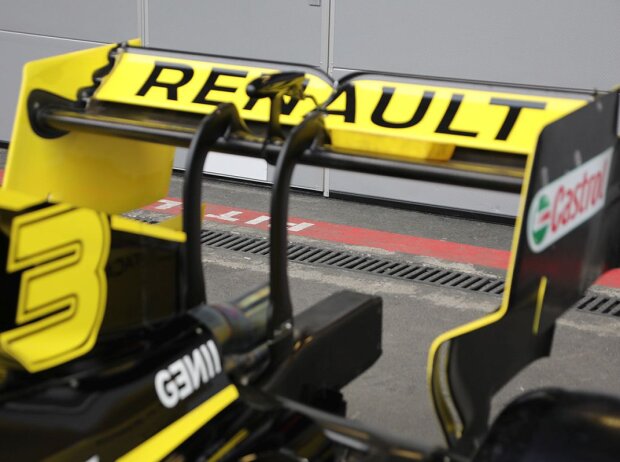 Heckflügel: Renault R.S. 19