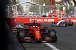 Sebastian Vettel (Ferrari) und Sergio Perez (Racing Point) 