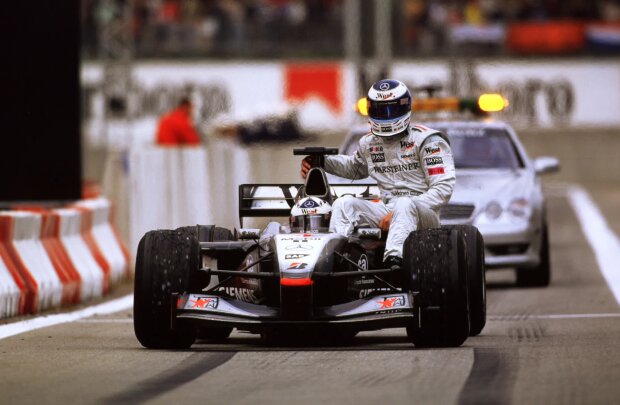 Mika Häkkinen David Coulthard Red Bull Aston Martin Red Bull Racing F1 ~Mika Häkkinen und David Coulthard ~ Mika Häkkinen David Coulthard Red Bull Aston Martin Red Bull Racing F1 ~Mika Häkkinen und David Coulthard ~
