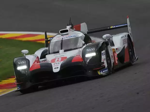 Kazuki Nakajima, Fernando Alonso Titel-Bild zur News: Kazuki Nakajima, Fernando Alonso