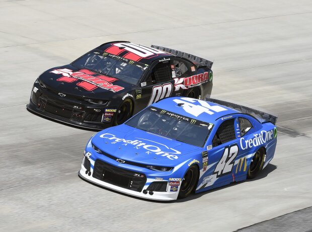 Kyle Larson, Landon Cassill Kyle Larson, Landon Cassill