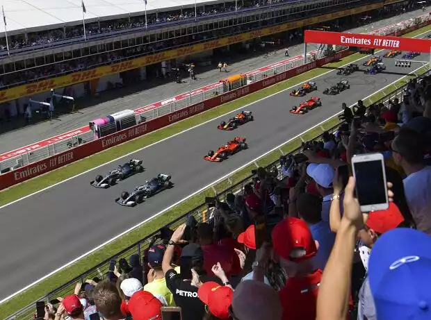 Valtteri Bottas, Lewis Hamilton Titel-Bild zur News: Valtteri Bottas, Lewis Hamilton