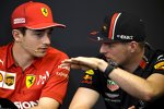 Charles Leclerc (Ferrari) und Max Verstappen (Red Bull) 