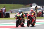 Andrea Iannone (Aprilia) und Marc Marquez (Honda) 