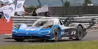 Bild zum Inhalt: Romain Dumas fährt im Volkswagen ID.R Elektrorekord auf der Nordschleife