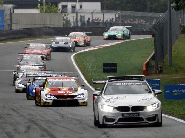 Safety-Car Safety-Car