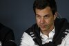 V12 für Dinosaurier: Toto Wolff widerspricht Hamilton-Wunsch