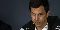 Bild zum Inhalt: V12 für Dinosaurier: Toto Wolff widerspricht Hamilton-Wunsch