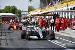 Lewis Hamilton (Mercedes) und Charles Leclerc (Ferrari) 