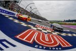 Pace-Laps: Joey Logano (Penske) und Aric Almirola (Stewart-Haas) 