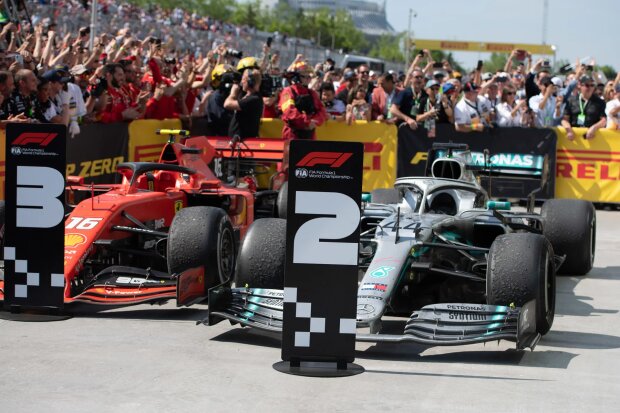 Charles Leclerc Lewis Hamilton Sebastian Vettel Ferrari Scuderia Ferrari Mission Winnow F1Mercedes Mercedes-AMG Petronas Motorsport 	 F1 ~Charles Leclerc (Ferrari), Lewis Hamilton (Mercedes) und Sebastian Vettel (Ferrari) ~ 