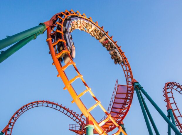 Achterbahn im Freizeitpark OK Corral in Frankreich