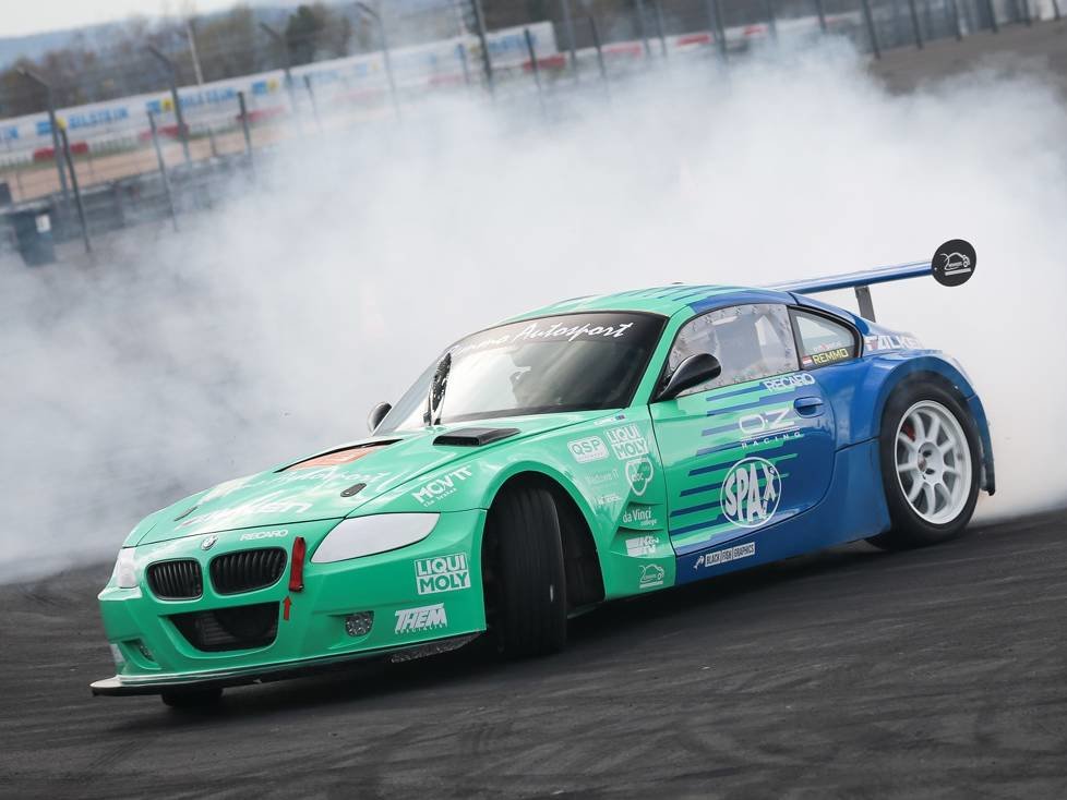 Falken-Drift-Show