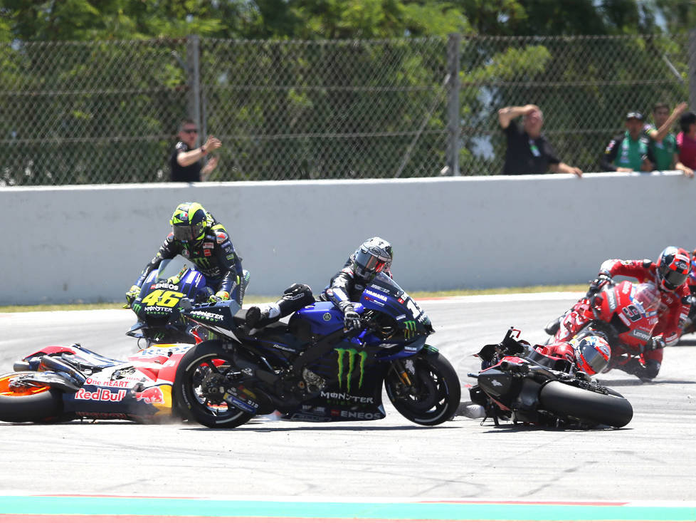 Crash: Jorge Lorenzo, Andrea Doviziso, Maverick Vinales, Valentino Rossi