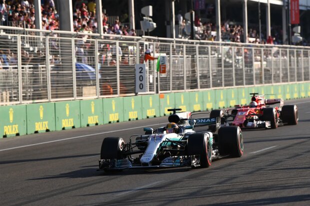 Lewis Hamilton Sebastian Vettel Mercedes Mercedes-AMG Petronas Motorsport F1 ~Lewis Hamilton (Mercedes) und Sebastian Vettel (Ferrari) ~ Lewis Hamilton Sebastian Vettel Mercedes Mercedes-AMG Petronas Motorsport F1 ~Lewis Hamilton (Mercedes) und Sebastian Vettel (Ferrari) ~