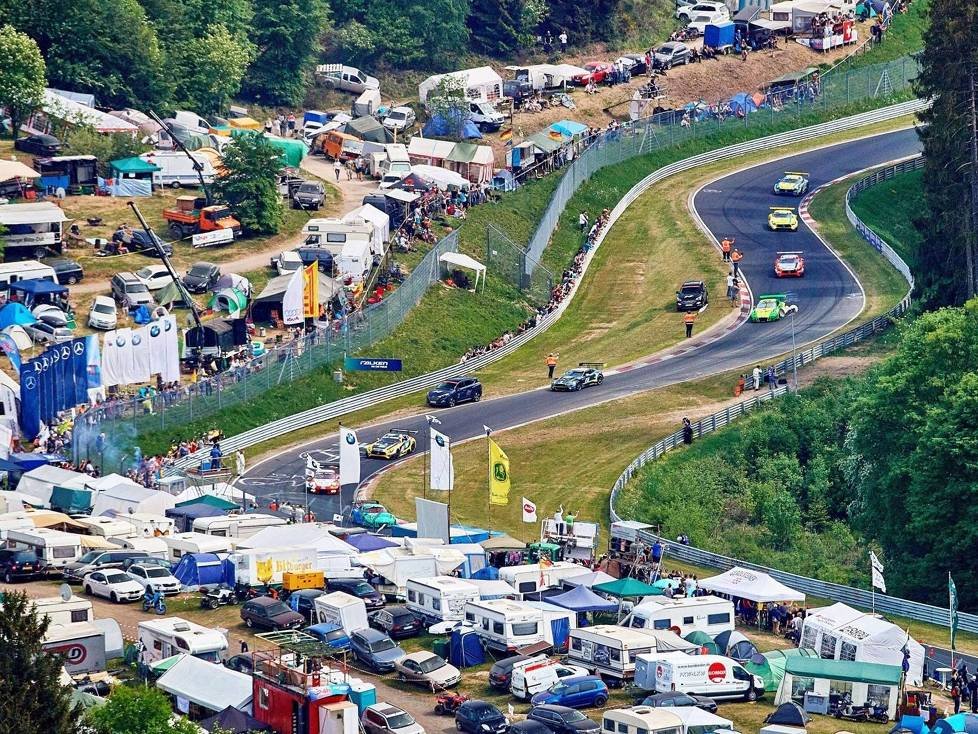 24 Nürburgring, Einführungsrunde, Fans, Zuschauer, Camping