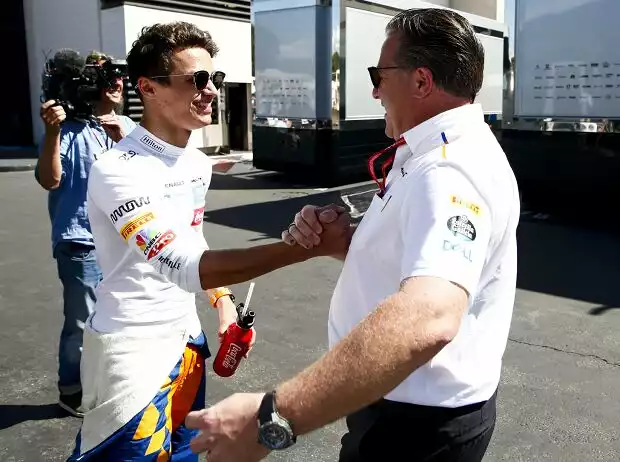 Titel-Bild zur News: Lando Norris, Zak Brown