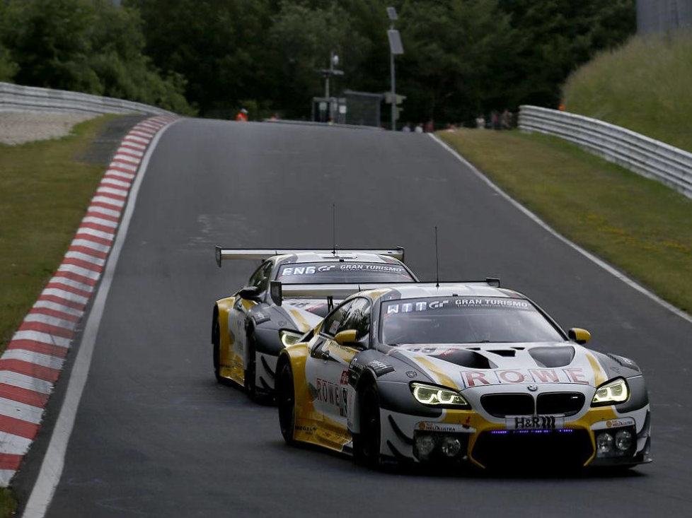 Die beiden Rowe-BMW auf der Nürburgring-Nordschleife
