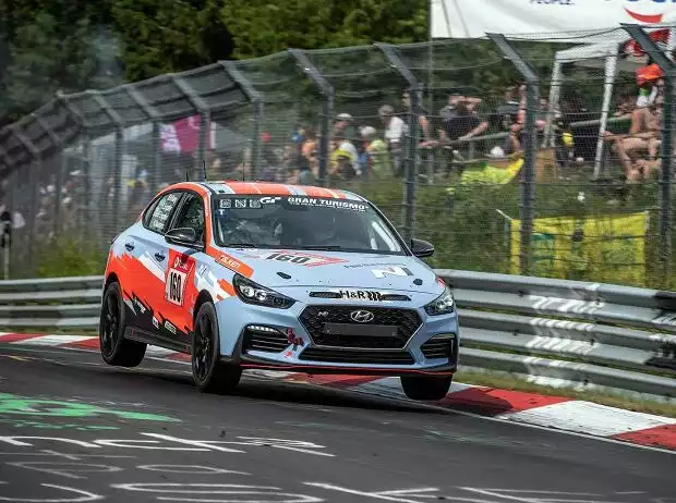 Hyundai i30 Fastback N von Hyundai Team Engstler bei den 24 Stunden vom Nürburgring 2019 Titel-Bild zur News: Hyundai i30 Fastback N von Hyundai Team Engstler bei den 24 Stunden vom Nürburgring 2019