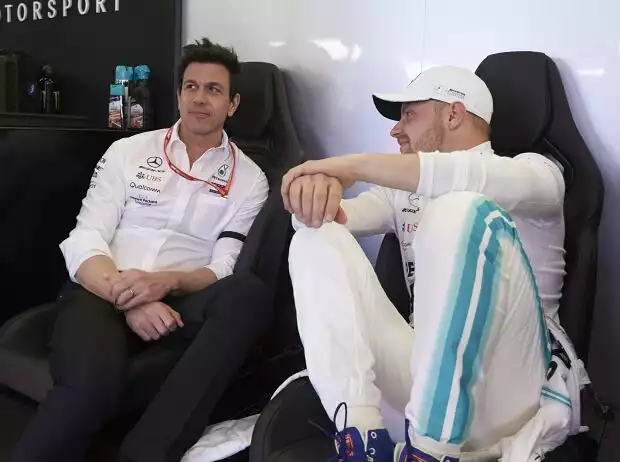 Toto Wolff, Valtteri Bottas Titel-Bild zur News: Toto Wolff, Valtteri Bottas