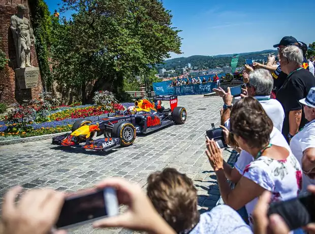 Max Verstappen auf dem Grazer Schloßberg Titel-Bild zur News: Max Verstappen auf dem Grazer Schloßberg