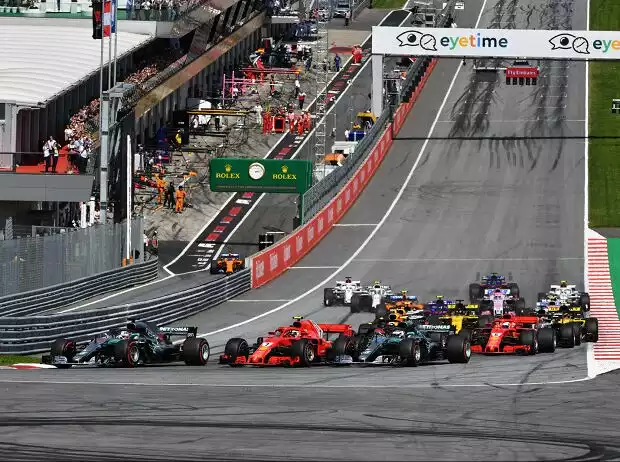 Titel-Bild zur News: Lewis Hamilton, Valtteri Bottas, Kimi Räikkönen