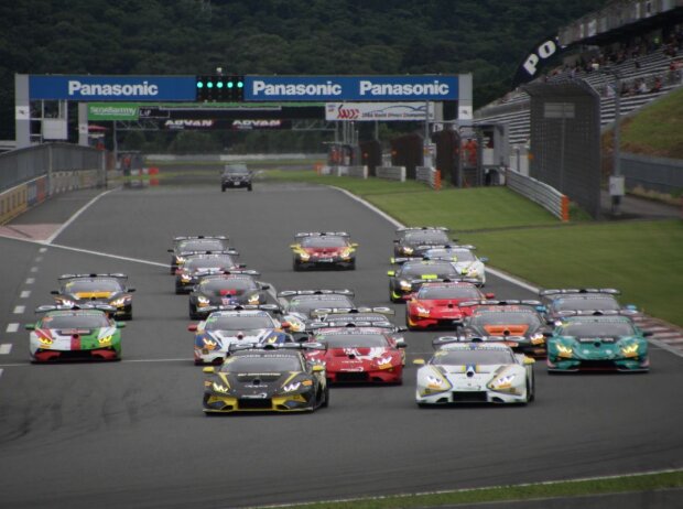 Start der Lamborghini Super Trofeo Asia in Fuji Start der Lamborghini Super Trofeo Asia in Fuji