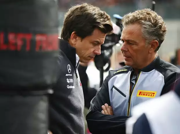 Toto Wolff und Mario Isola Titel-Bild zur News: Toto Wolff und Mario Isola