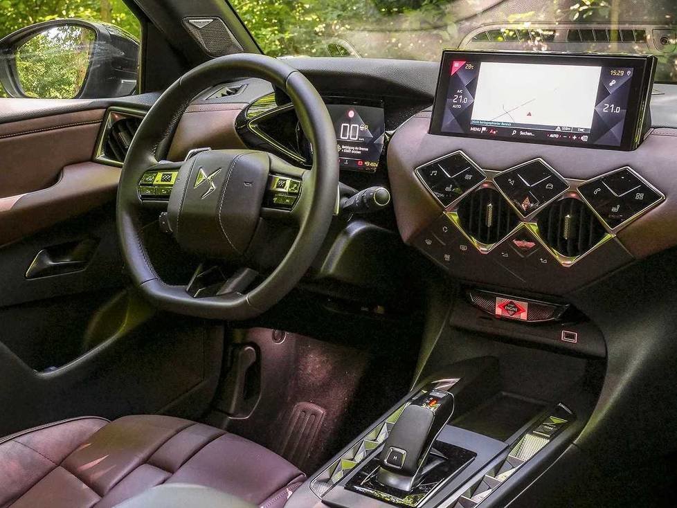 Innenraum und Cockpit des DS 3 Crossback PureTech 155 (2019)