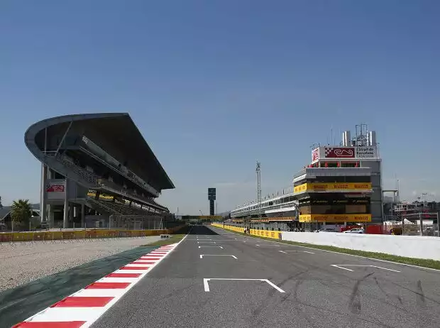 Start-Ziel-Gerade in Barcelona Titel-Bild zur News: Start-Ziel-Gerade in Barcelona