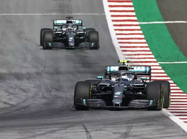 Valtteri Bottas, Lewis Hamilton Titel-Bild zur News: Valtteri Bottas, Lewis Hamilton