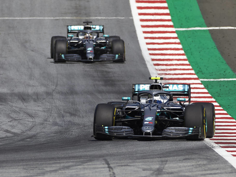 Valtteri Bottas, Lewis Hamilton