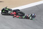 Leon Haslam stürzt in Lauf 1