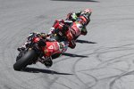 Alvaro Bautista jagt Jonathan Rea und Chaz Davies