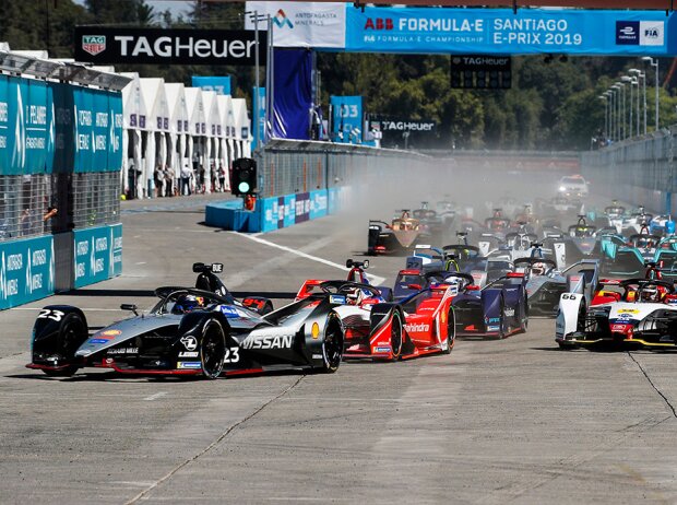 Titel-Bild zur News: Start der Formel E 2018&19 in Santiago: Sebastien Buemi führt